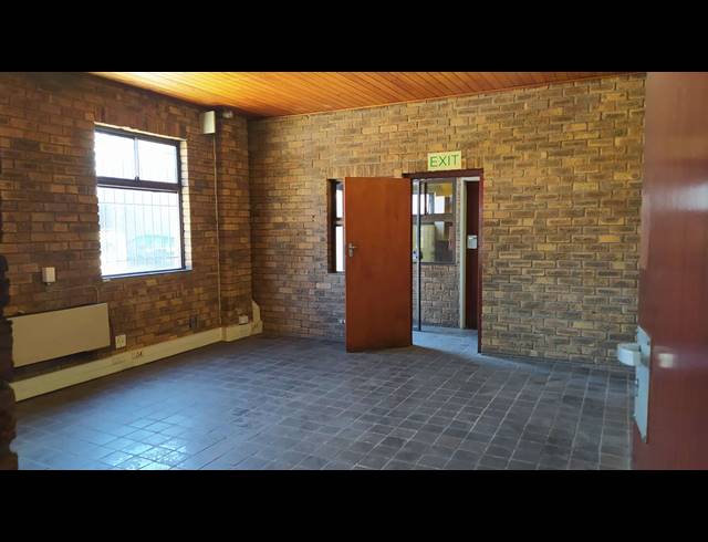 390M² WAREHOUSE TO LET IN EPPING INDUSTRIAL